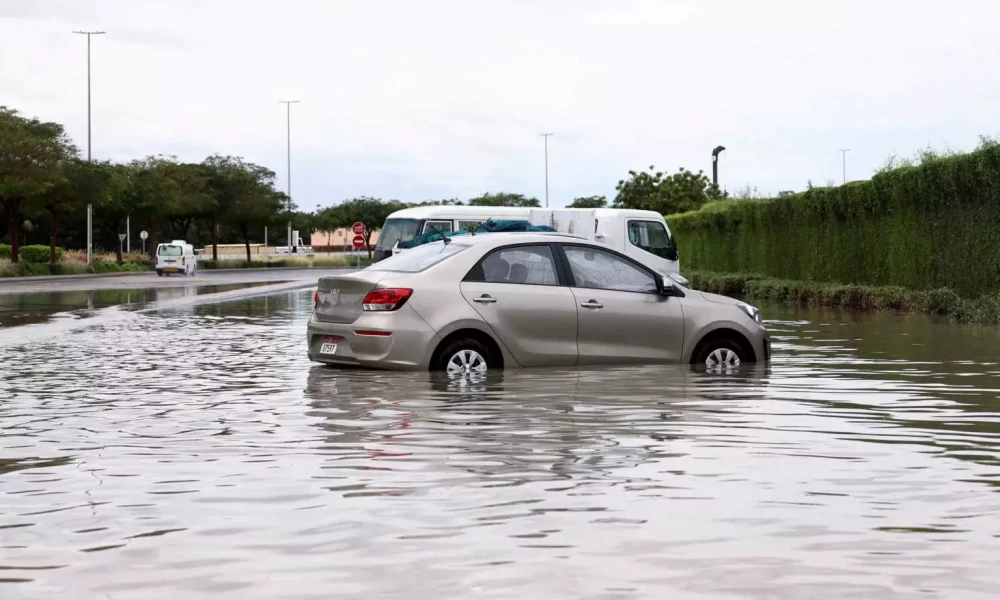Ντουμπάι: Πλήττεται από πλημμύρες- 18 οι νεκροί από την κακοκαιρία στο Ομάν (Βίντεο)